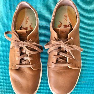 Olukai  Womens Leather 9.5 New